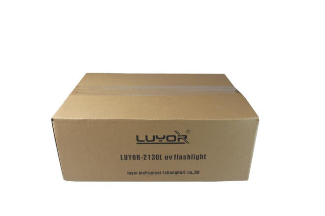 脱脂检查黑光灯LUYOR-2130L的包装箱